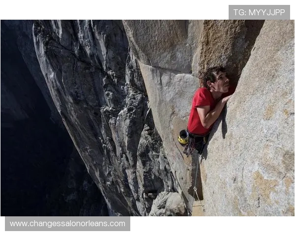 看亚历克斯·摩根打完球回家是啥画风，豪宅里的平常日子比赛场还精彩吧？